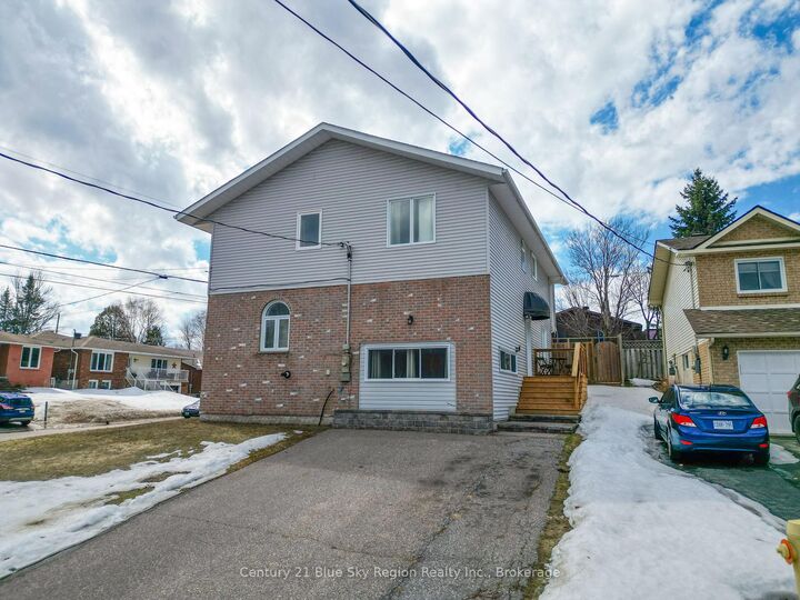 Property Photo:  85 Shallot Crescent  ON P1A 3V7 