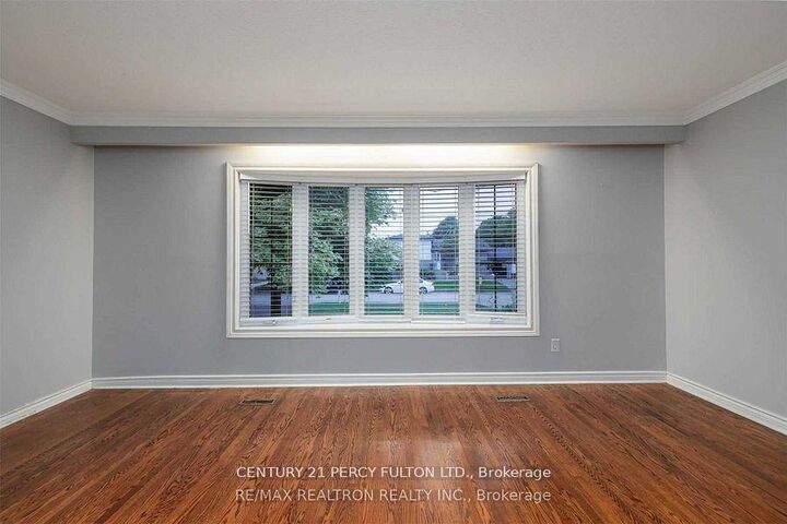 Property Photo:  542 Dianne Drive  ON L1H 7A6 