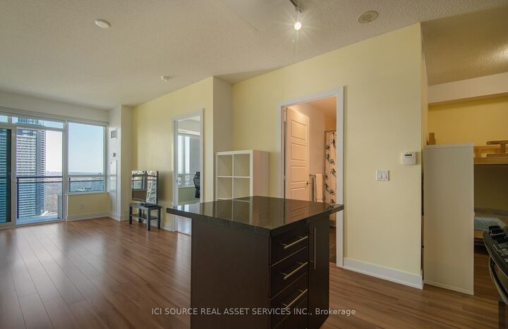 Property Photo: 28 Linden Street 2303 ON M4Y 0A4