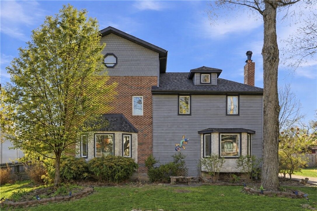 Property Photo: 116 S Pasadena Drive PA 15215