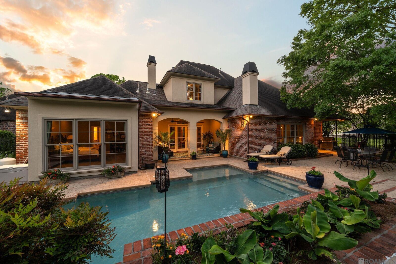 Property Photo: 19335 Bellerive Ct LA 70809