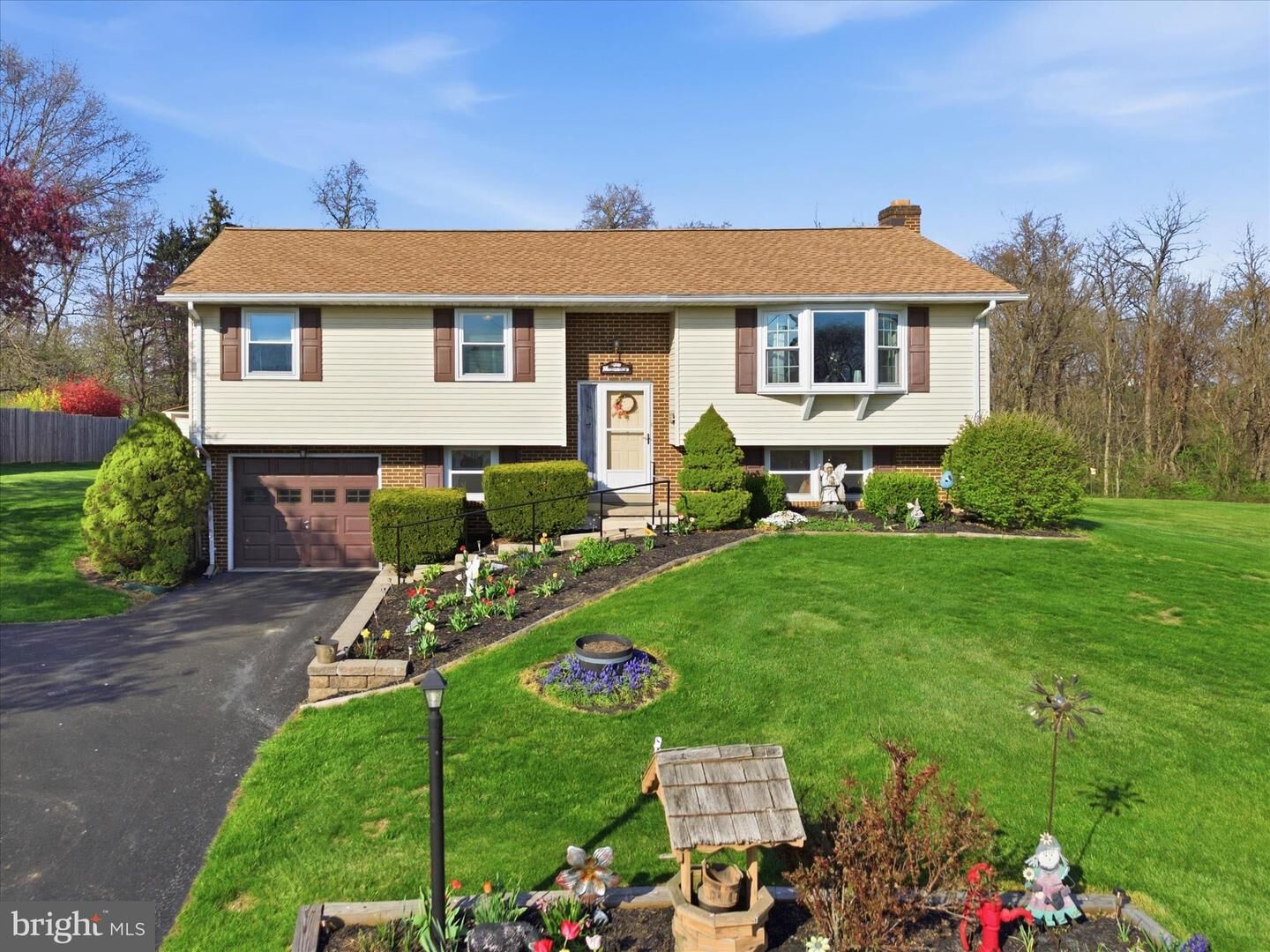 Property Photo:  325 N Colebrook Road  PA 17545 