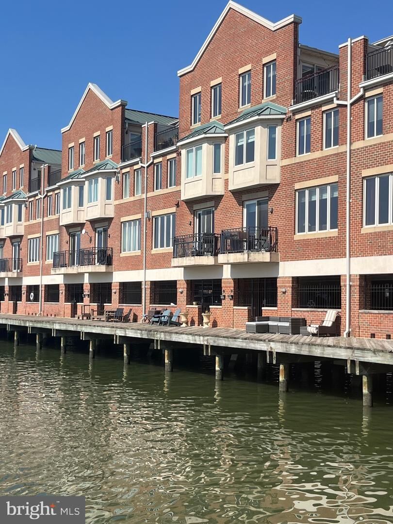 Property Photo:  2327 Boston Street 4  MD 21224 