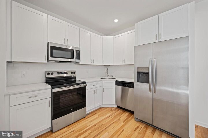 Property Photo:  1645 N Marshall Street 2  PA 19122 