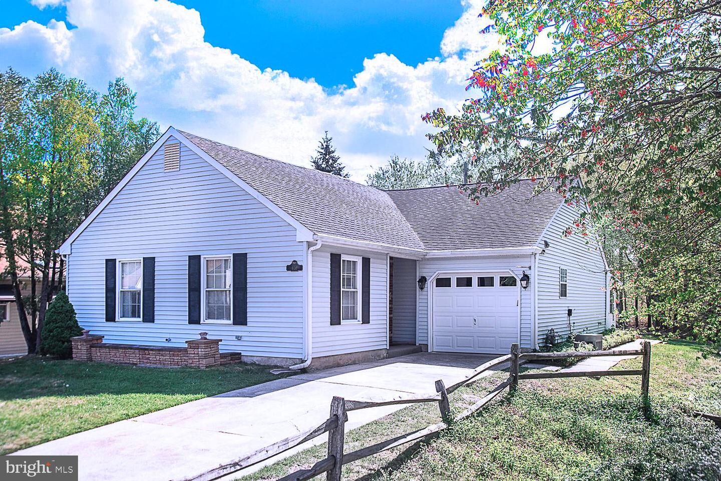 Property Photo: 636 Caribbean Way NJ 08094