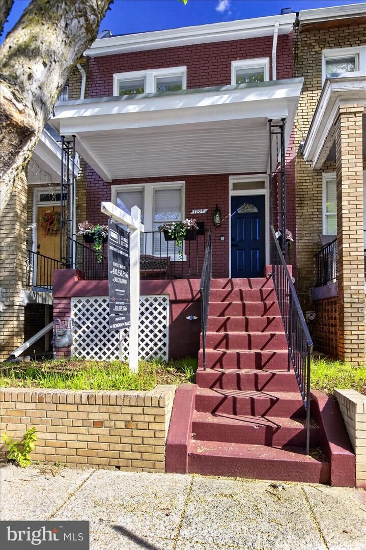 Property Photo: 1704 Independence Avenue SE DC 20003
