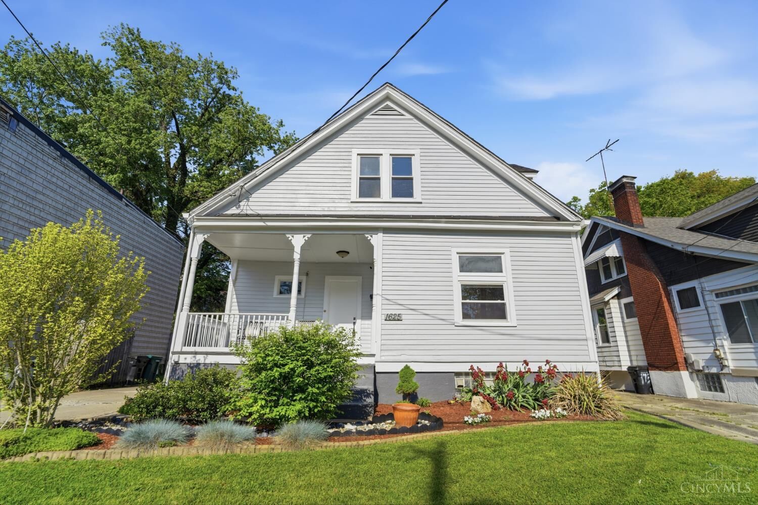 Property Photo:  1625 First Avenue  OH 45205 