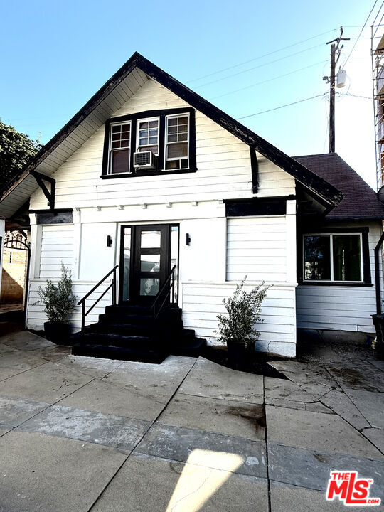 Property Photo:  1246 N Formosa Ave  CA 90046 
