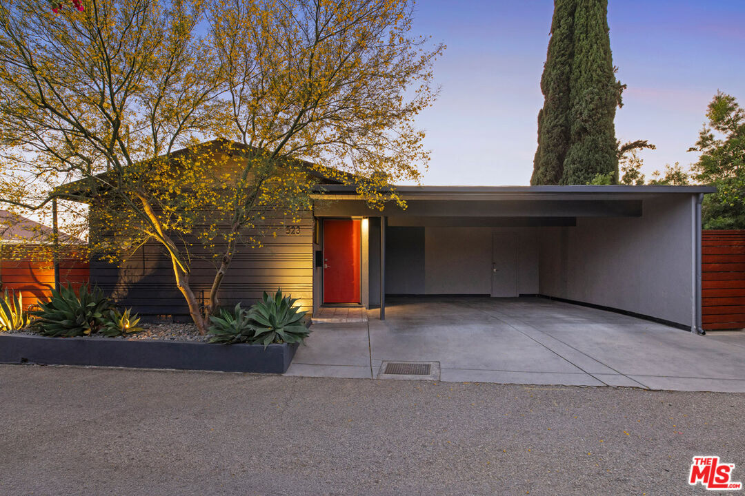 Property Photo:  523 Marie Ave  CA 90042 