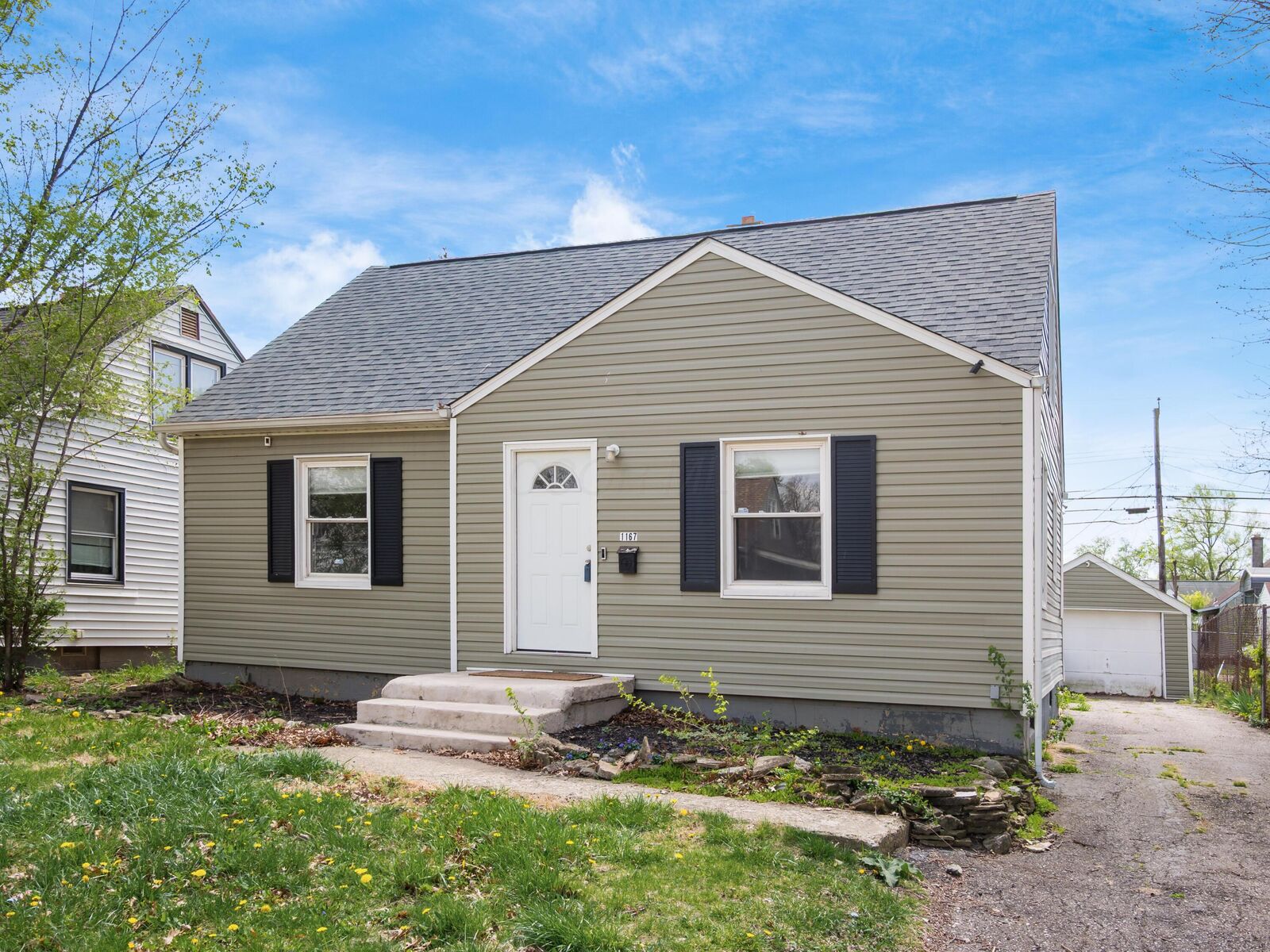 Property Photo:  1167 Duxberry Avenue  OH 43211 
