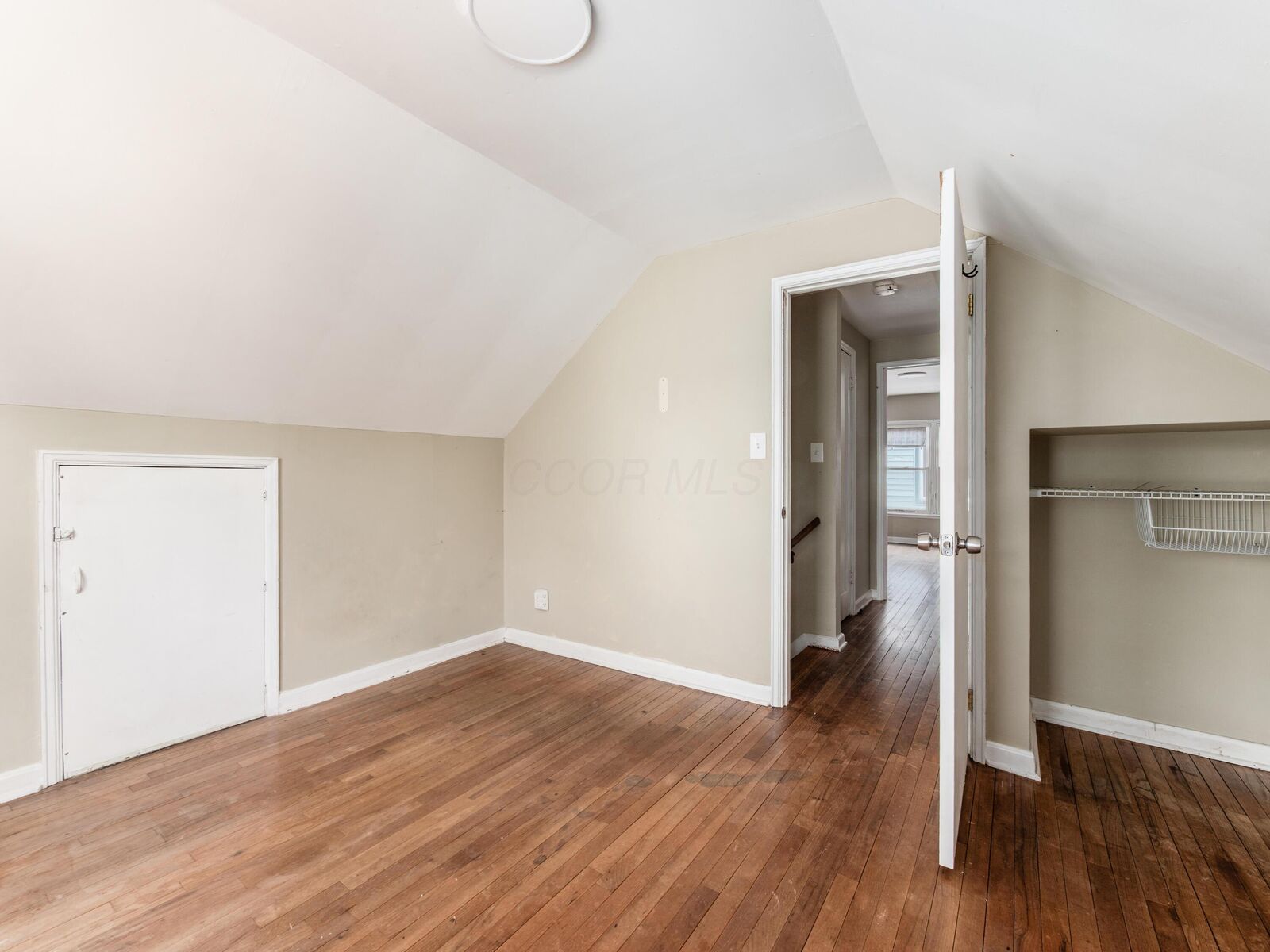 Property Photo: 1167 Duxberry Avenue OH 43211