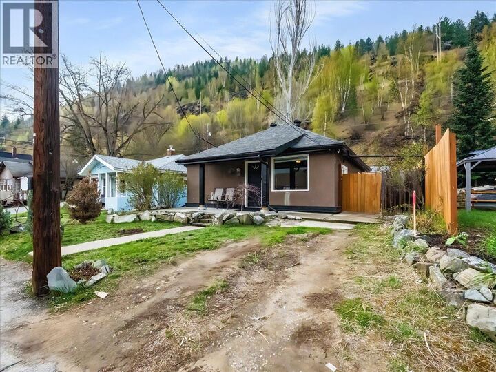 Property Photo: 2006 Daniel Street BC V1R 4G9