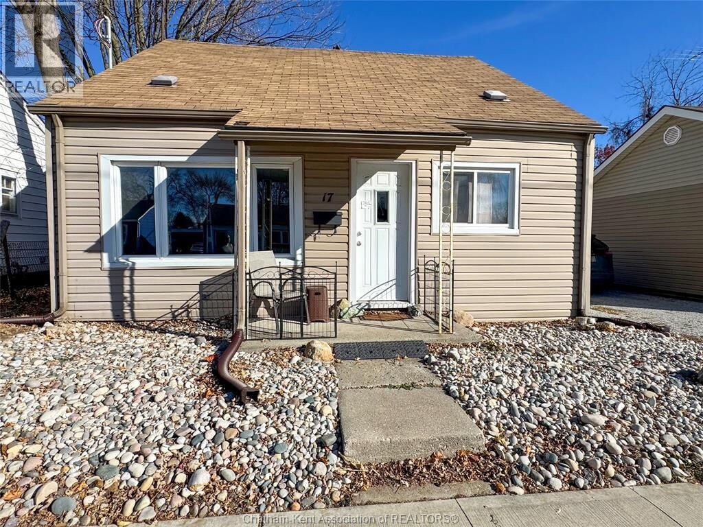 Property Photo:  17 McNaughton Avenue  ON N8A 1R7 