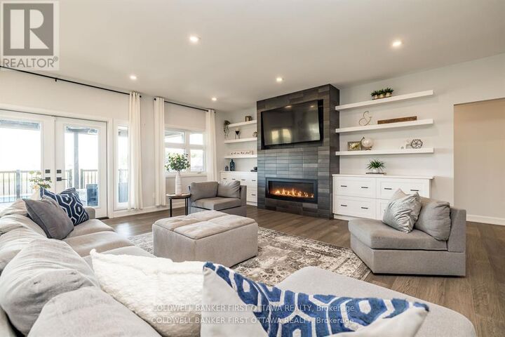 Photo de la propriété:  5758 Fernbank Road  ON K2S 1B6 