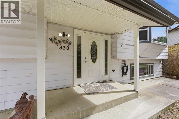 Property Photo:  330 27 Street Northeast  BC V1E 2A2 