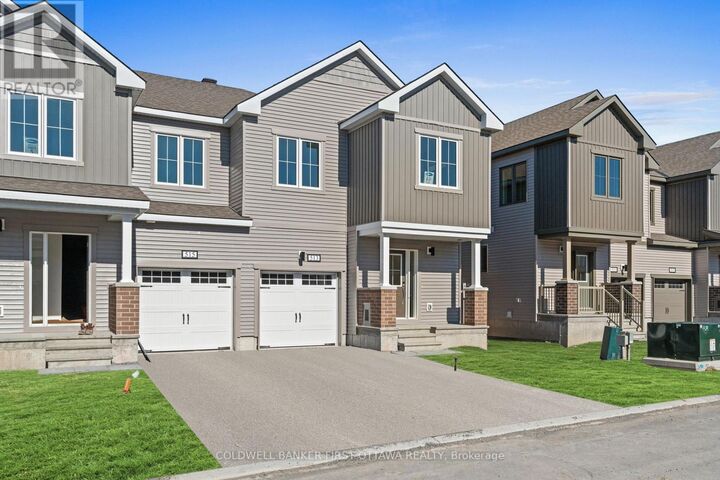 Photo de la propriété:  513 Brigatine Avenue  ON K2S 0P9 