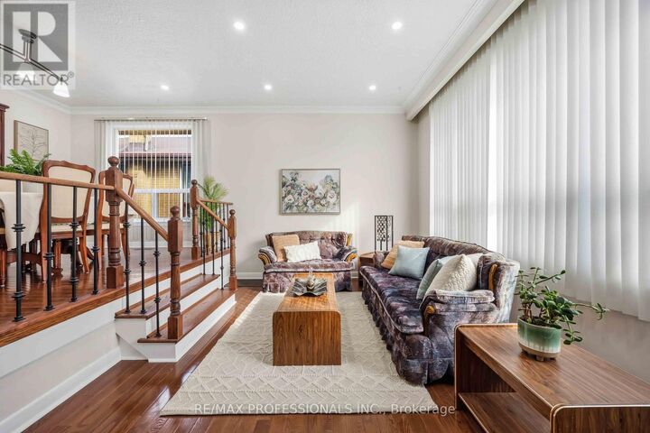 Property Photo: 14 Dashwood Crescent ON M9V 2N8