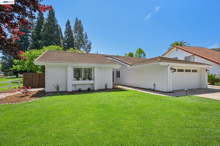 Property Photo:  238 Delta Pl  CA 94526 