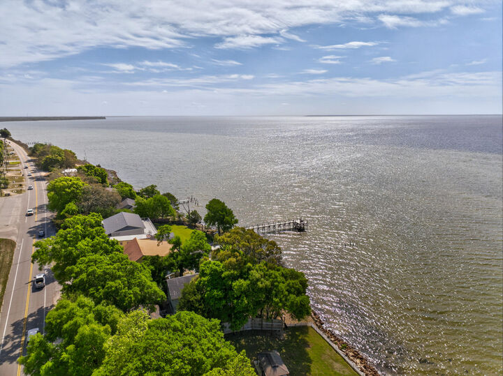 Property Photo: 13947 Fl-20 FL 32578