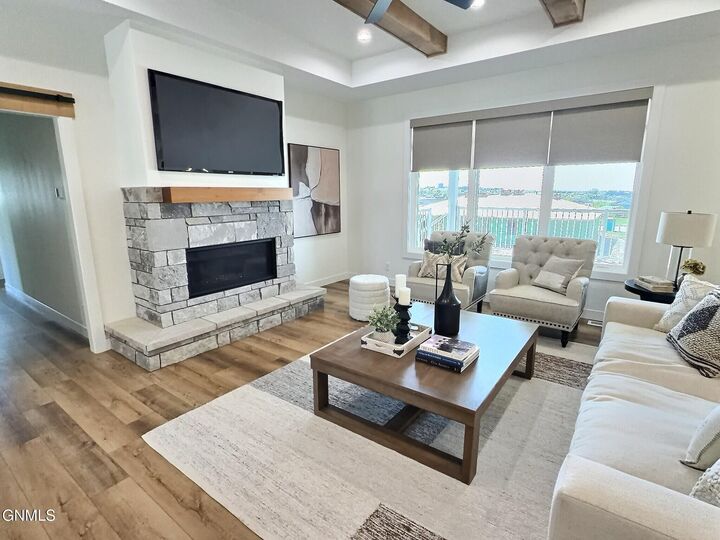 Property Photo:  1903 Tule Lane  ND 58503 