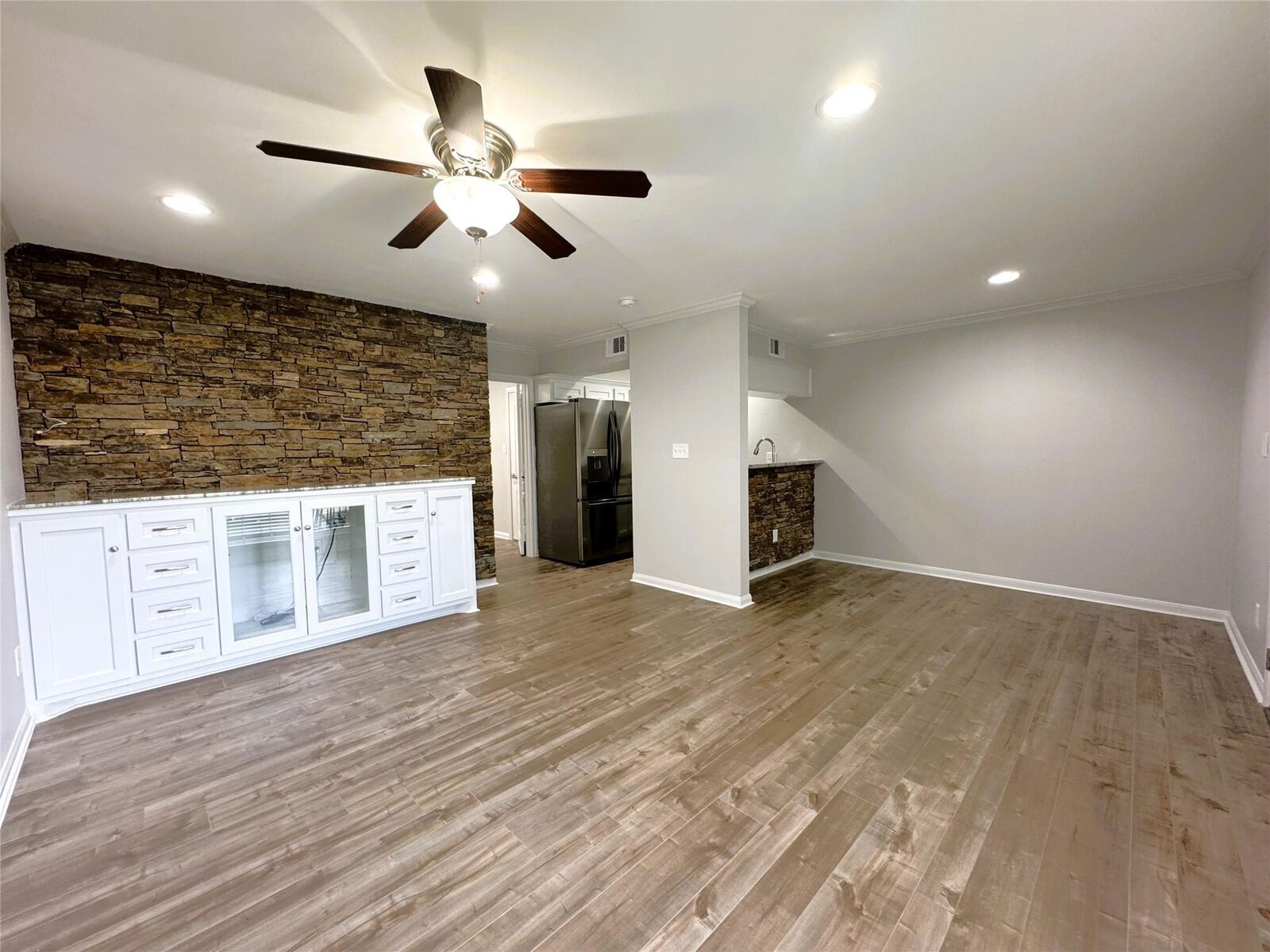Property Photo:  5333 Richmond Avenue 10  TX 77056 