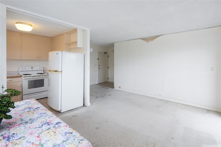 Property Photo:  509 University Avenue 504  HI 96826 
