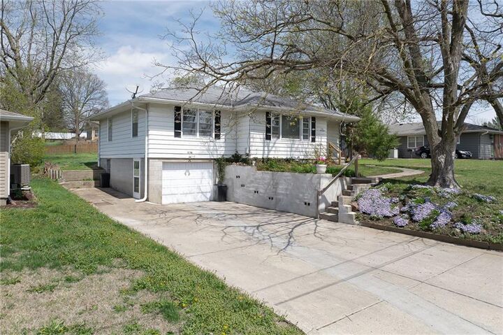 Property Photo: 4017 Pacific Street MO 64507