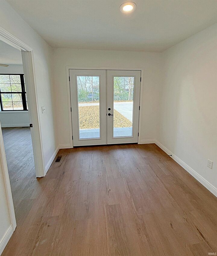 Property Photo:  1199 Avondale Avenue  IN 47501 