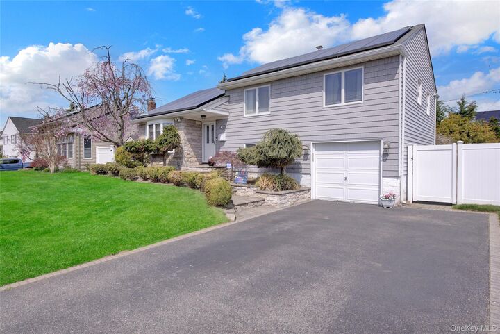 Property Photo:  16 Amherst Drive  NY 11758 