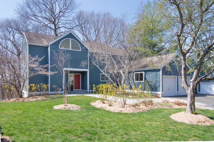 Property Photo:  153 Fieldpoint Drive  NY 10533 