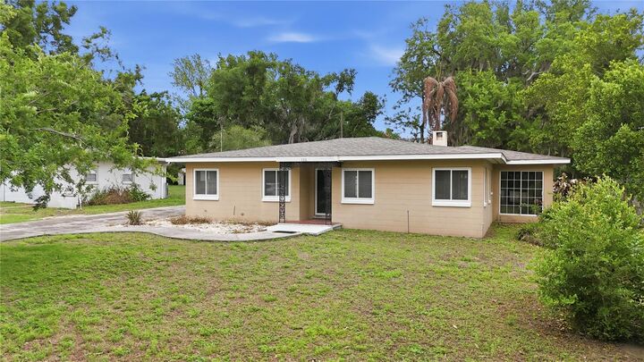Property Photo: 126 E Magnolia Avenue FL 34737