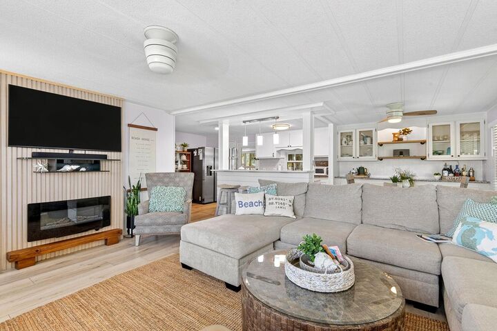 Property Photo:  76 Caballo Way  FL 34209 