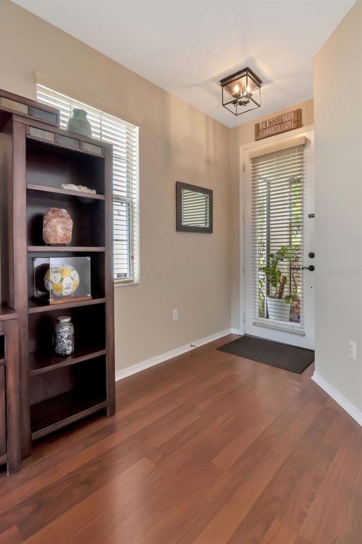 Property Photo:  11108 Silver Fern Way  FL 33569 