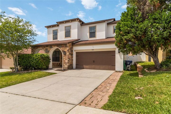 Property Photo:  911 Arbor Pointe Avenue  FL 34715 