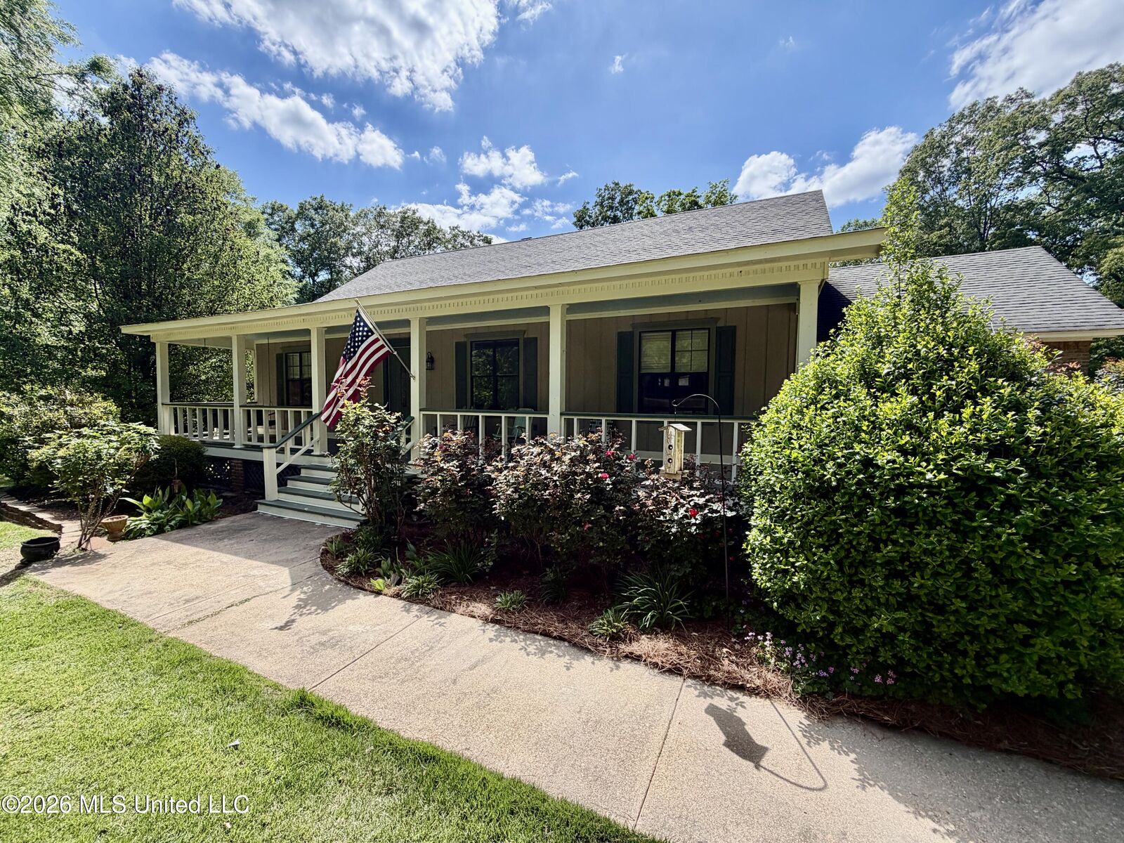 Property Photo:  215 Trace Circle  MS 39154 