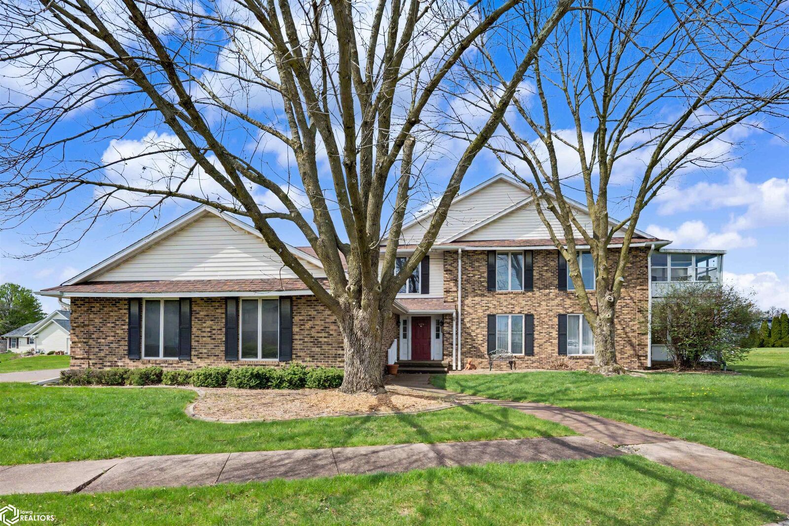 Property Photo:  1609 Orchard Meadow Drive B2  IA 52601 