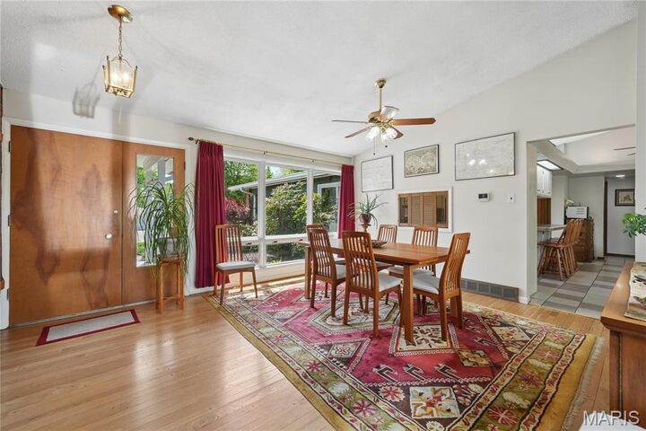 Property Photo:  2417 Sunnybrook Drive  MO 63114 