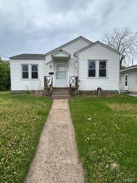 Property Photo:  1323 E 6th Street  MO 63090 