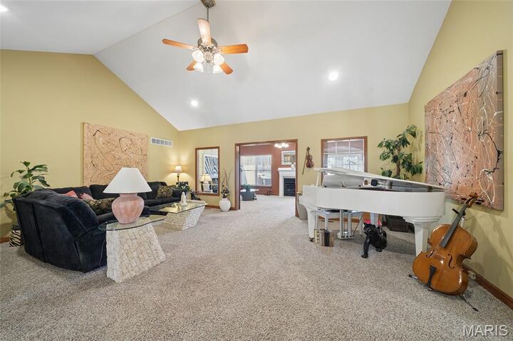 Property Photo:  474 Huntington Trails Drive  MO 63028 