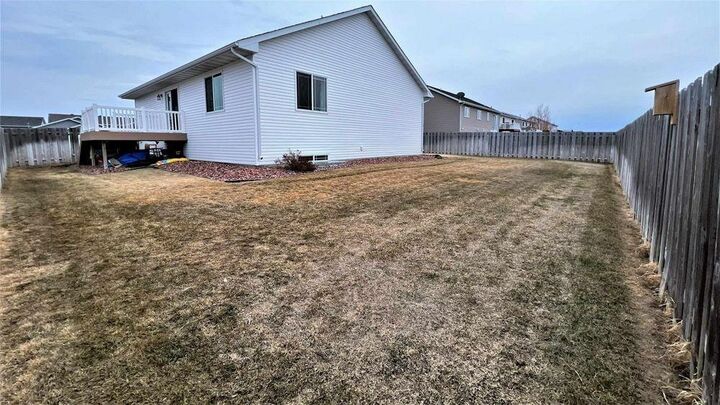 Property Photo:  1805 28th St NW  ND 58703 