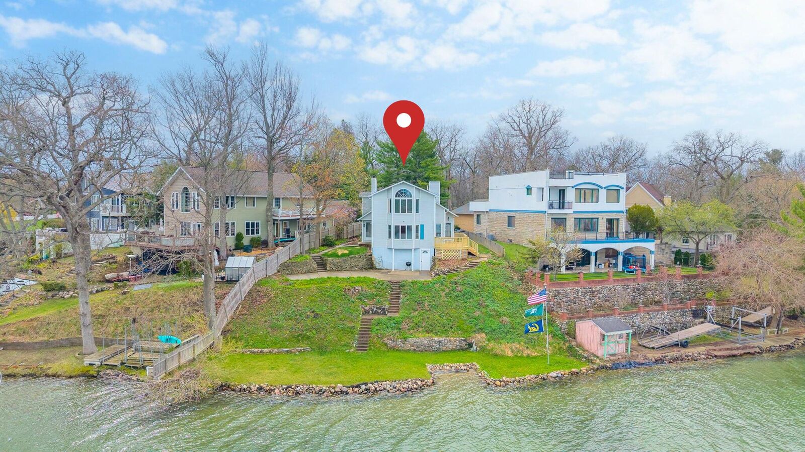 Property Photo: 567 Breezy Bluff Street MI 49015