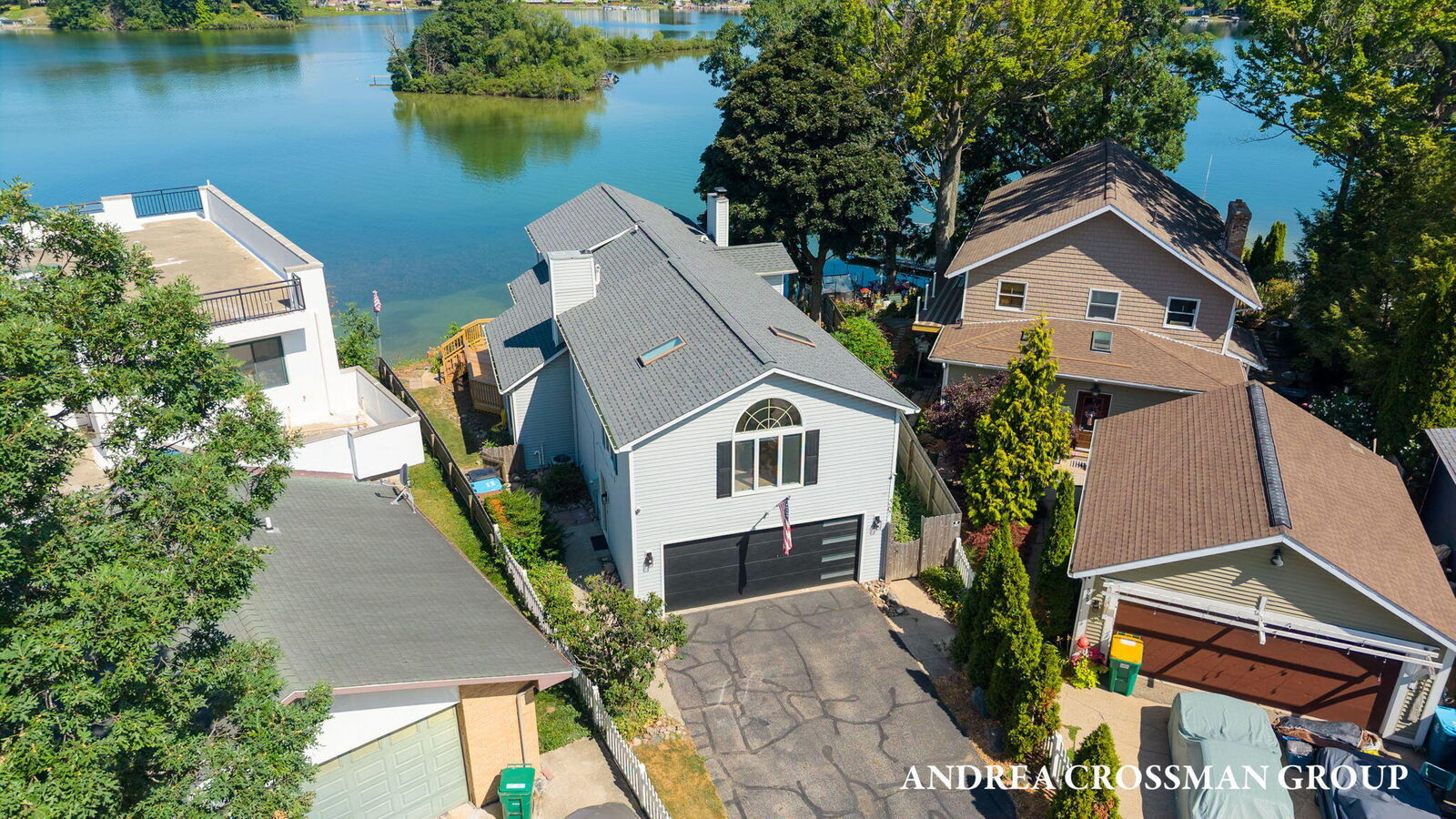 Property Photo:  567 Breezy Bluff Street  MI 49015 