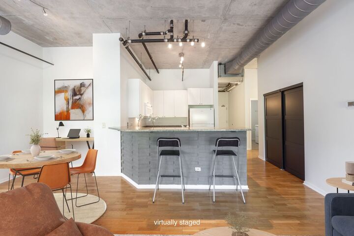 Property Photo:  1640 Maple Avenue 302  IL 60201 