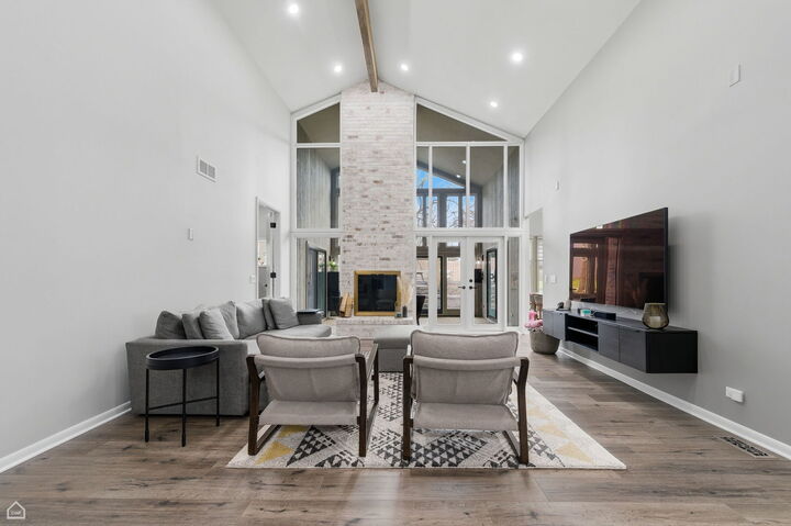 Property Photo: 581 Hill Street IL 60035