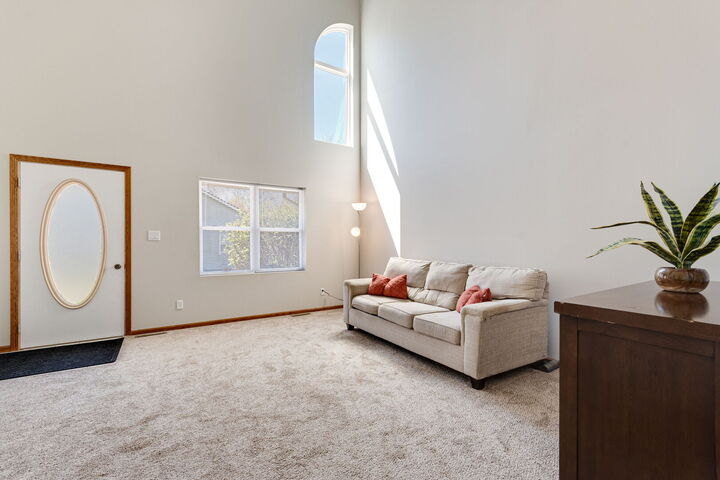 Property Photo:  824 E Kahler Road 824  IL 60481 