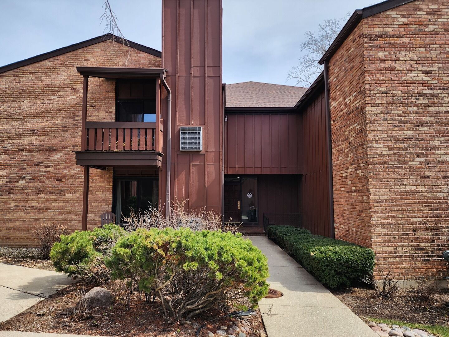 Property Photo:  1S055 Spring Road 2D  IL 60181 