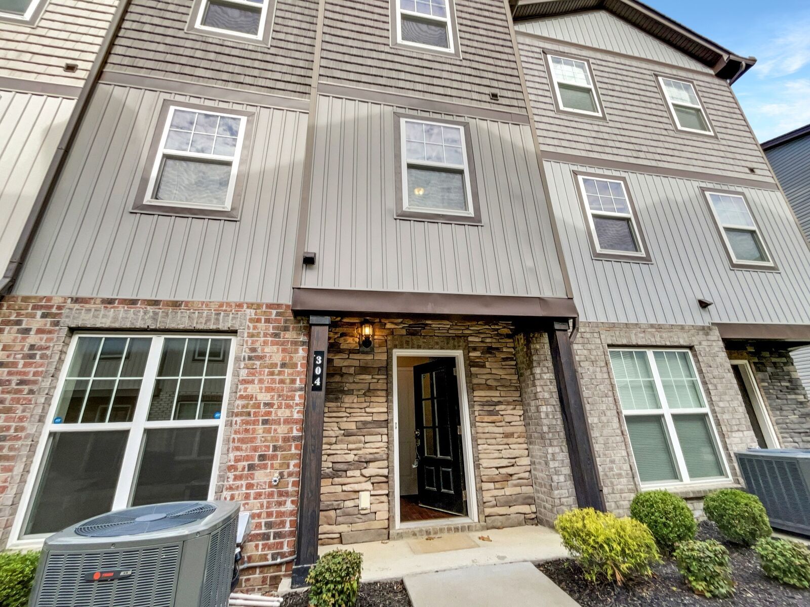 Property Photo:  304 Negri Ct NE  TN 37086 