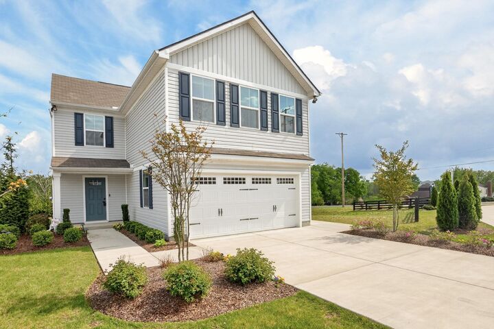 Property Photo:  3004 Red Fox Rdg  TN 37115 