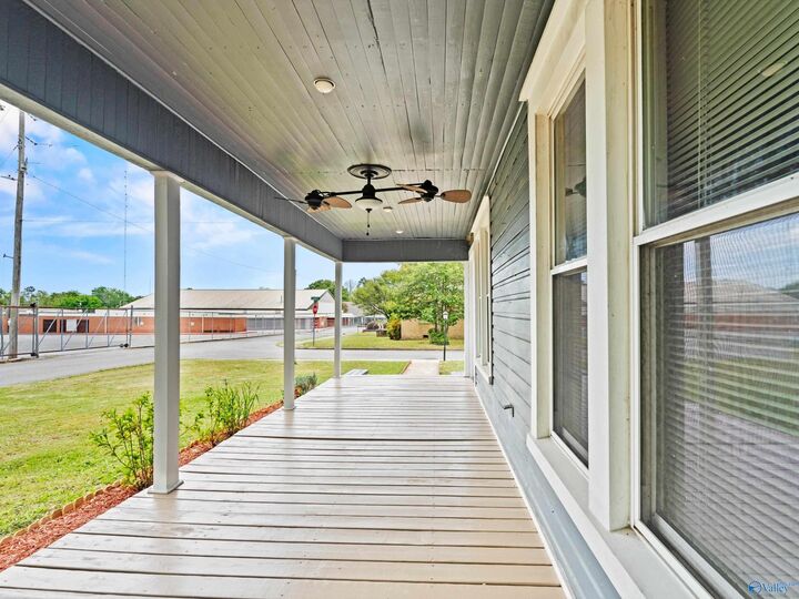 Property Photo:  201 Day Street SW  AL 35640 