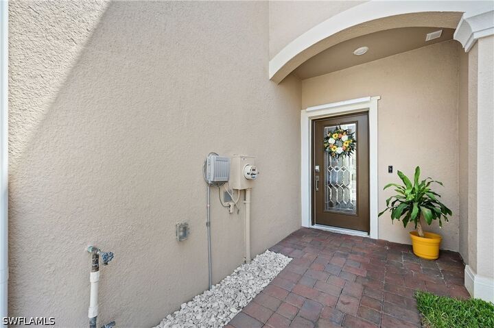 Property Photo:  2828 Citrus Street  FL 34120 